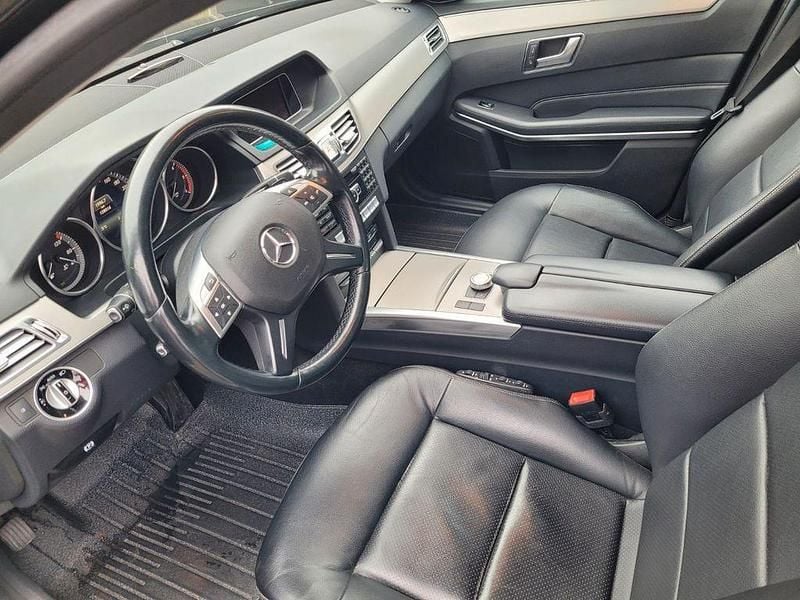 Gebraucht Mercedes E200 136 PS (100 kW) 2014 Schwarz Limousine