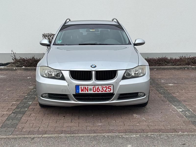 Silber Gebraucht 2008 BMW 320 Sport Line Kombi | 4.800 € (Fairer Preis) - Bild 1/4