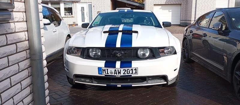 Second-hand Ford Mustang 309 CP (227 kW) 2011 Gri Coupe