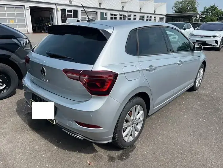 Gebraucht VW Polo R-line 110 PS (80 kW) 2022 Reflexsilber metallic Kleinwagen
