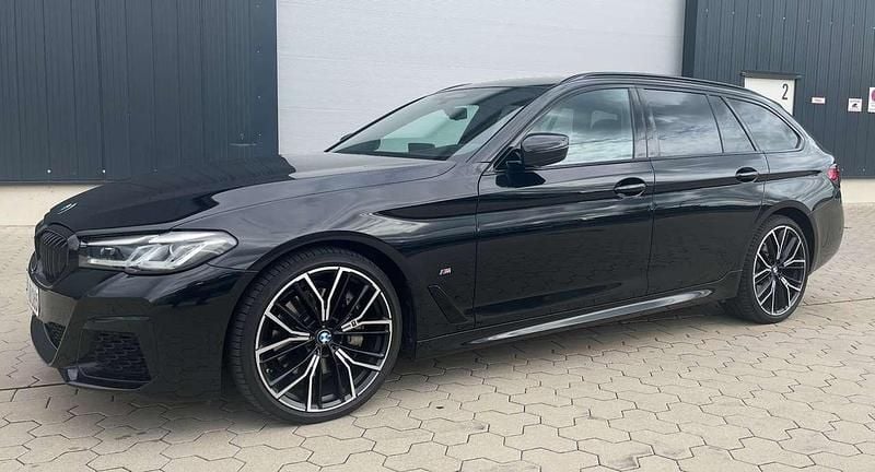 Schwarz Gebraucht 2022 BMW 530 M Sport Kombi | 37.000 € (Guter Preis) - Bild 1/4