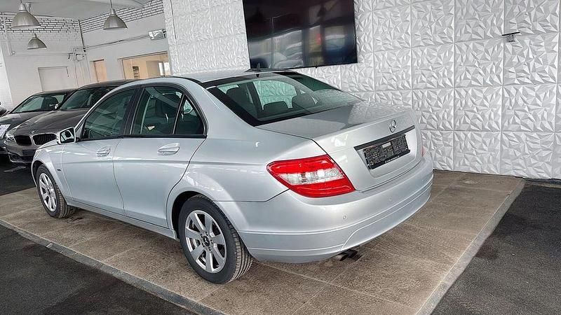 Gebraucht Mercedes C180 156 PS (114 kW) 2011 Silber Limousine