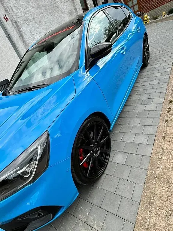 Używany Ford Focus ST 280 KM (205 kW) 2023 Niebieski Sedan/Limuzyna