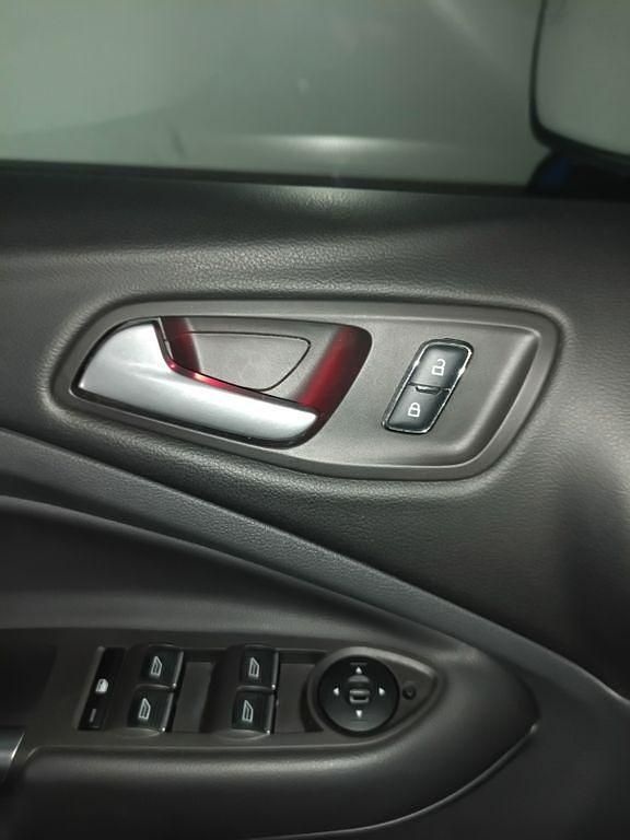 Grau Gebraucht 2015 Ford Kuga Titanium SUV | 17.000 € (Fairer Preis) - Bild 1/4
