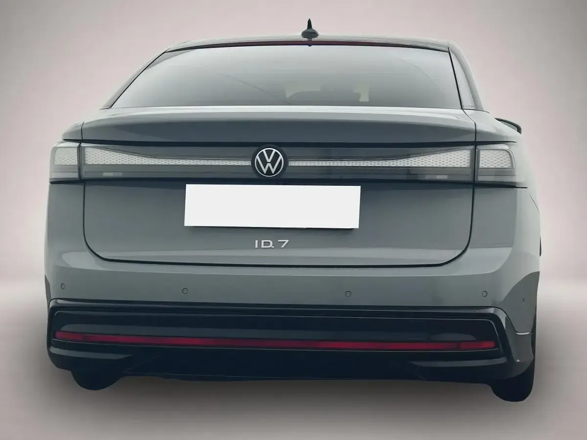 Gebraucht VW ID.7 Pro 210 kW (286 PS) 2024 Manufacturer Limousine