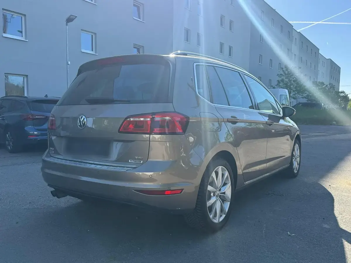 Gebraucht VW Golf Plus Cross 125 PS (91 kW) 2014 Gold Van / Kleinbus