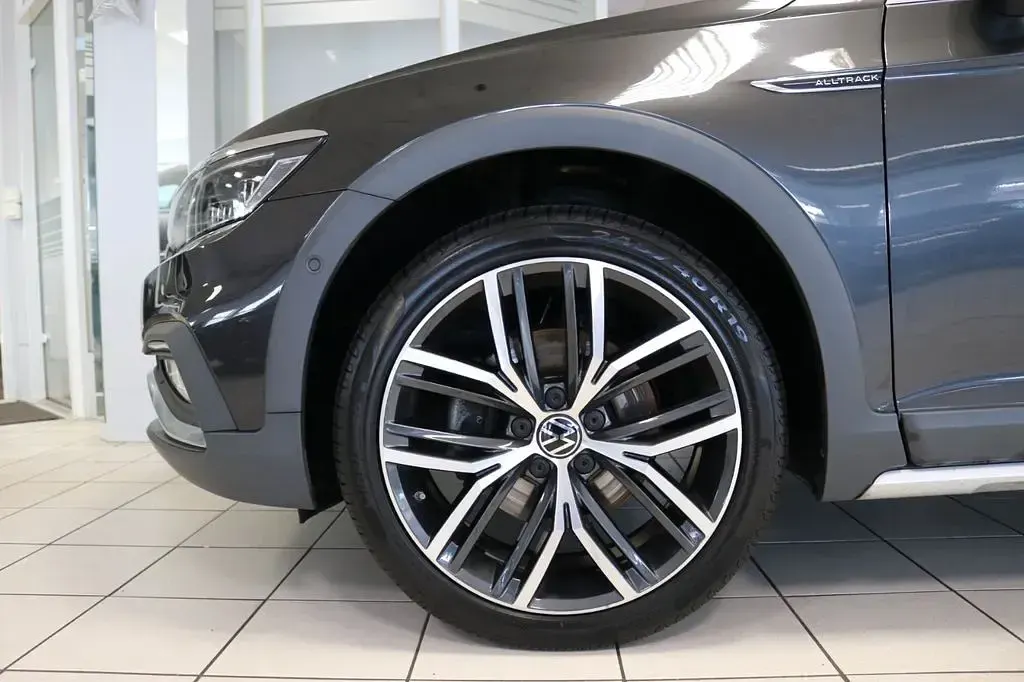 Gebraucht VW Passat Alltrack 200 PS (147 kW) 2023 Mangangrau Kombi
