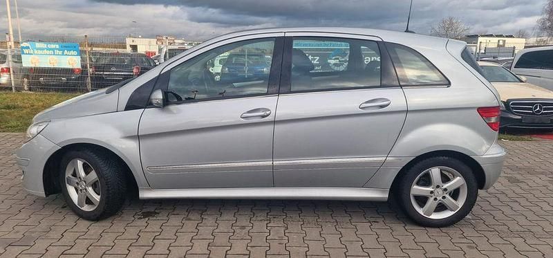 Gebraucht Mercedes B200 140 PS (102 kW) 2006 Silber Van / Kleinbus