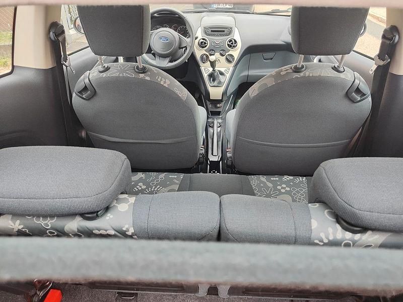 Gebraucht Ford Ka Trend 69 PS (50 kW) 2010 Weiß Kleinwagen