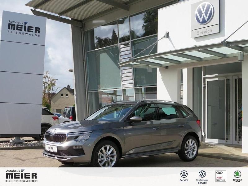 Graphitegrau metallic Neu 2025 Skoda Kamiq Selection SUV | 29.940 € (Fairer Preis) - Bild 1/4