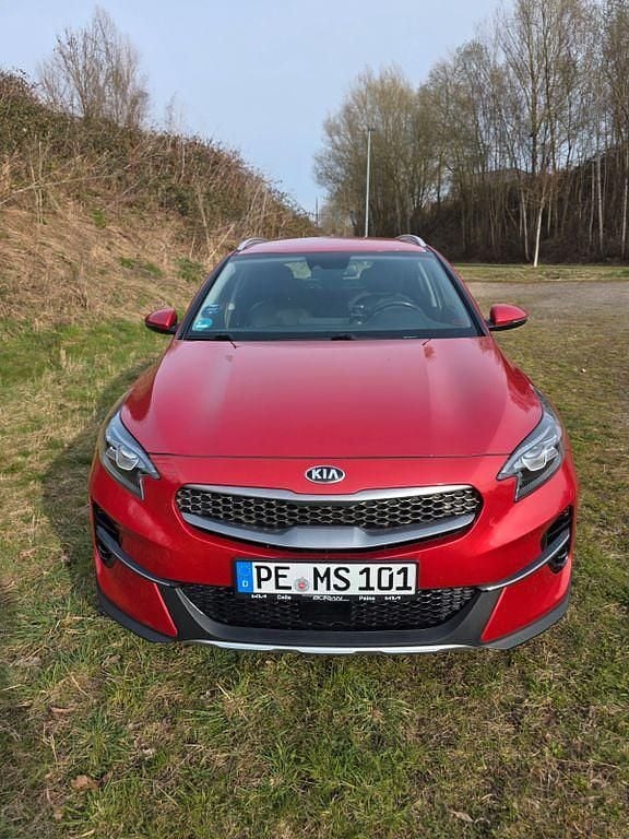 Gebraucht Kia XCeed Vision 136 PS (100 kW) 2020 Rot SUV