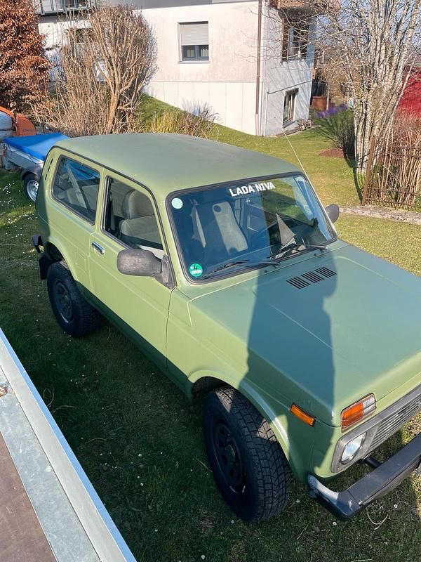 Gebraucht Lada niva 83 PS (61 kW) 2012 Grün SUV
