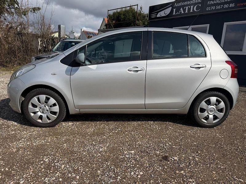 Gebraucht Toyota Yaris Sol 87 PS (63 kW) 2007 Silber Kleinwagen