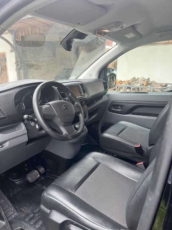 Second-hand Citroën Jumpy 177 CP (130 kW) 2021 Negru Monovolum