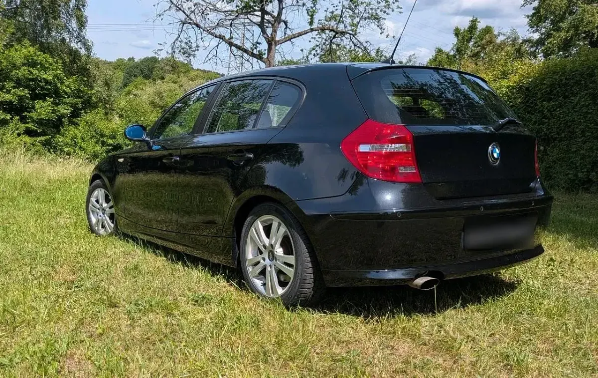 Gebraucht BMW 118 143 PS (105 kW) 2008 Schwarz Kleinwagen
