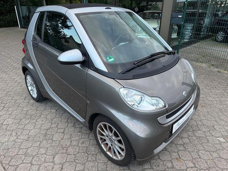 Grau Gebraucht 2012 Smart ForTwo Cabrio Passion Cabrio | 4.400 € (Fairer Preis) - Bild 1/4