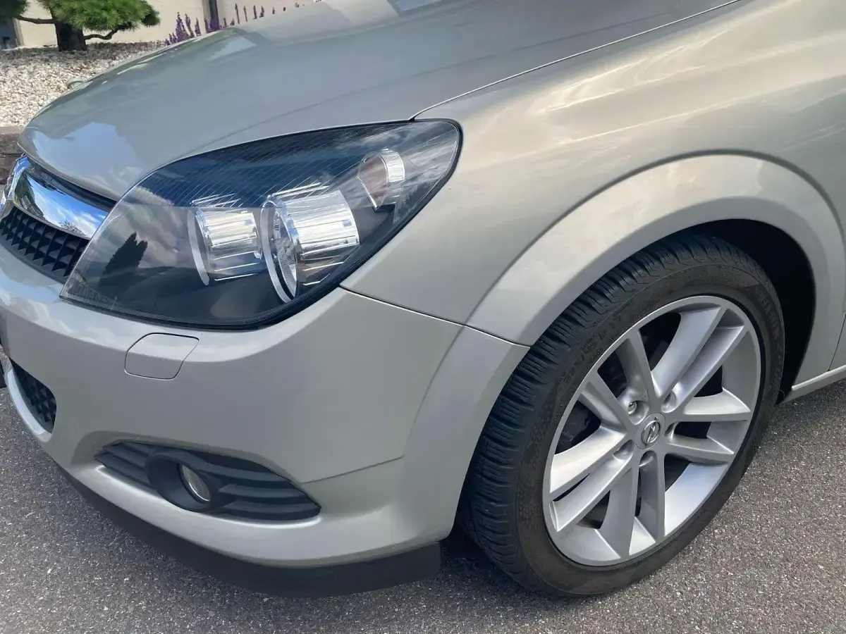 Gebraucht Opel Astra 105 PS (77 kW) 2006 Grau Cabrio