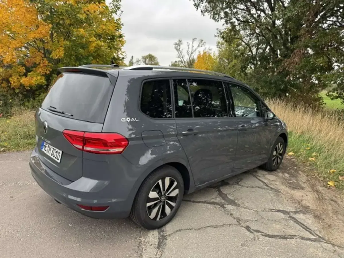 Gebraucht VW Touran Goal 122 PS (89 kW) 2025 Grau Van / Kleinbus