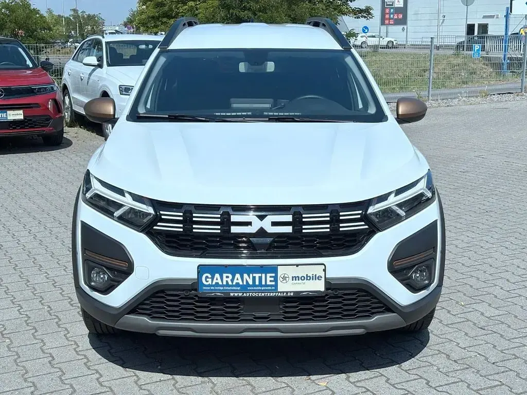 Gebraucht Dacia Jogger Extreme 91 PS (66 kW) 2024 Weiß Van / Kleinbus