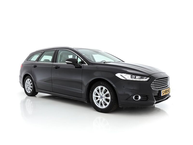 Schwarz Gebraucht 2018 Ford Mondeo Titanium Kombi | 9.445 € (Teuer) - Bild 1/4