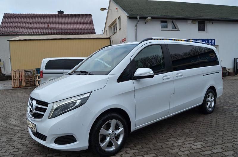 Gebraucht Mercedes V220 163 PS (119 kW) 2014 Weiß Van / Kleinbus