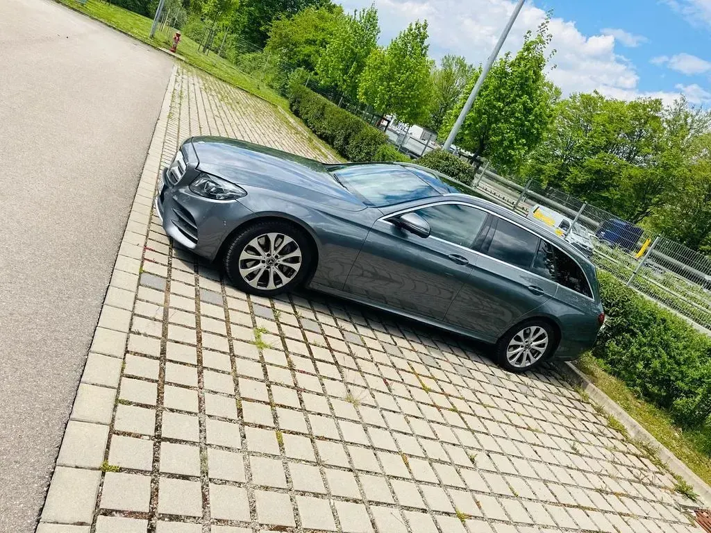 Gebraucht Mercedes E450 AMG line 367 PS (269 kW) 2019 Grau Limousine