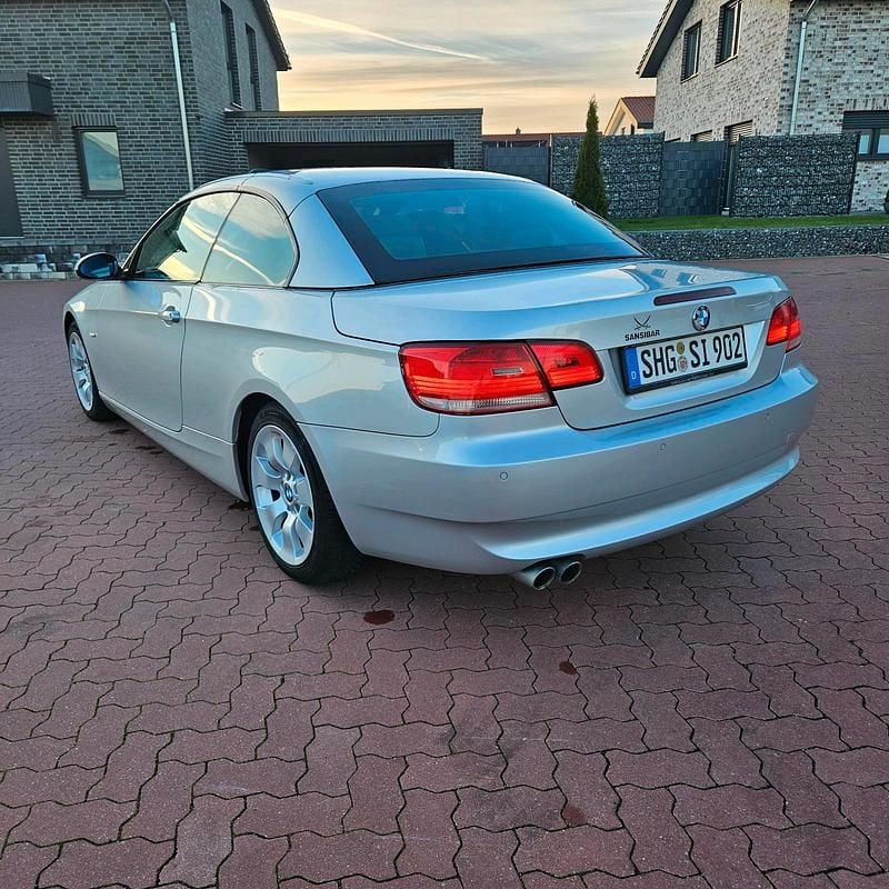 Gebraucht BMW 325 Cabriolet 197 PS (144 kW) 2008 Silber Cabrio