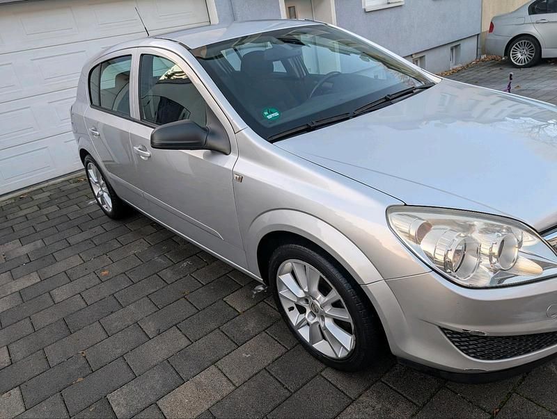 Gebraucht Opel Astra 90 PS (66 kW) 2007 Silber Kleinwagen