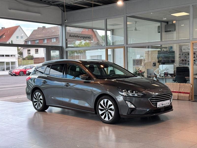 Grau Gebraucht 2019 Ford Focus Kombi | 17.950 € (Fairer Preis) - Bild 1/4