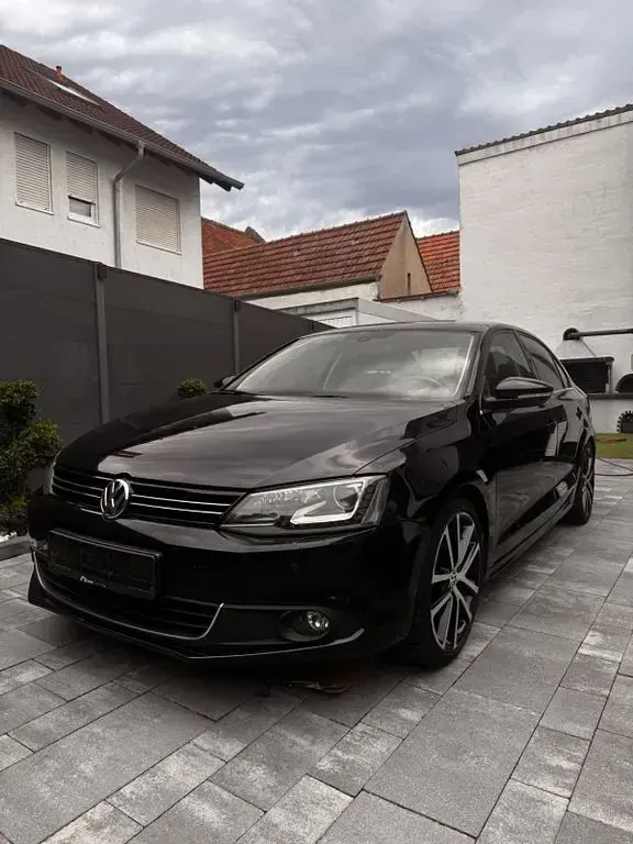 Gebraucht VW Jetta Highline 200 PS (147 kW) 2012 Schwarz Limousine