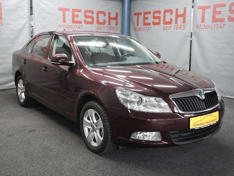 Gebraucht Skoda Octavia 140 PS (102 kW) 2011 Rot Limousine