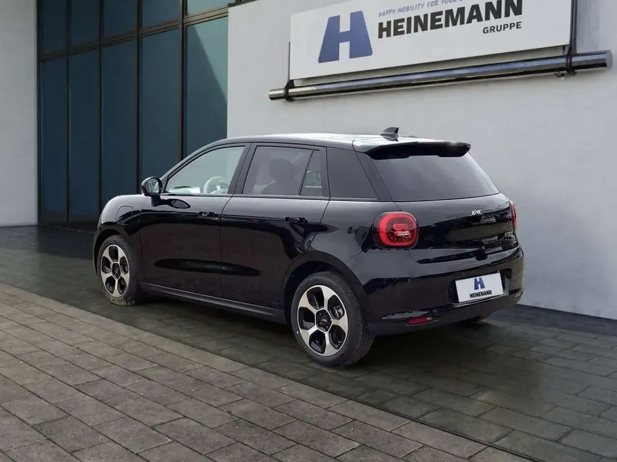 Neu JAC E30X 100 kW (136 PS) 2026 Schwarz Kleinwagen