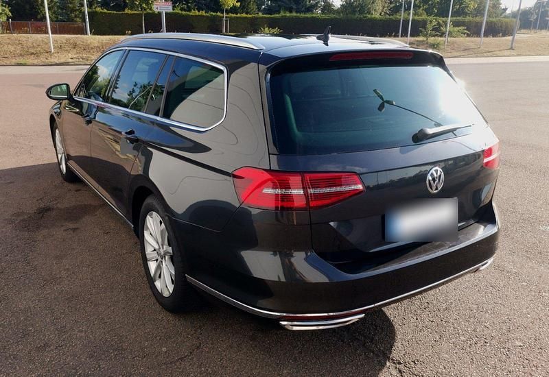 Gebraucht VW Passat Highline 150 PS (110 kW) 2018 Schwarz Kombi