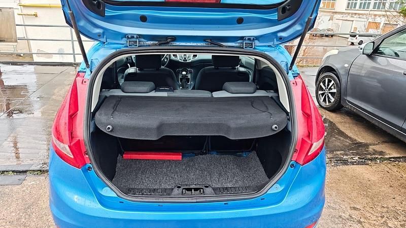 Gebraucht Ford Fiesta 95 PS (69 kW) 2011 Blau Kleinwagen