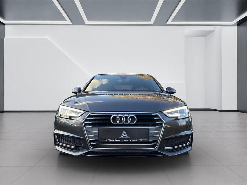 Gebraucht Audi A4 Sport 190 PS (139 kW) 2019 Grau Kombi