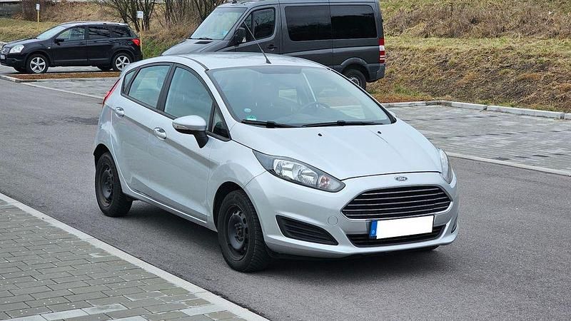 Gebraucht Ford Fiesta SYNC Edition 75 PS (55 kW) 2014 Silber Kleinwagen