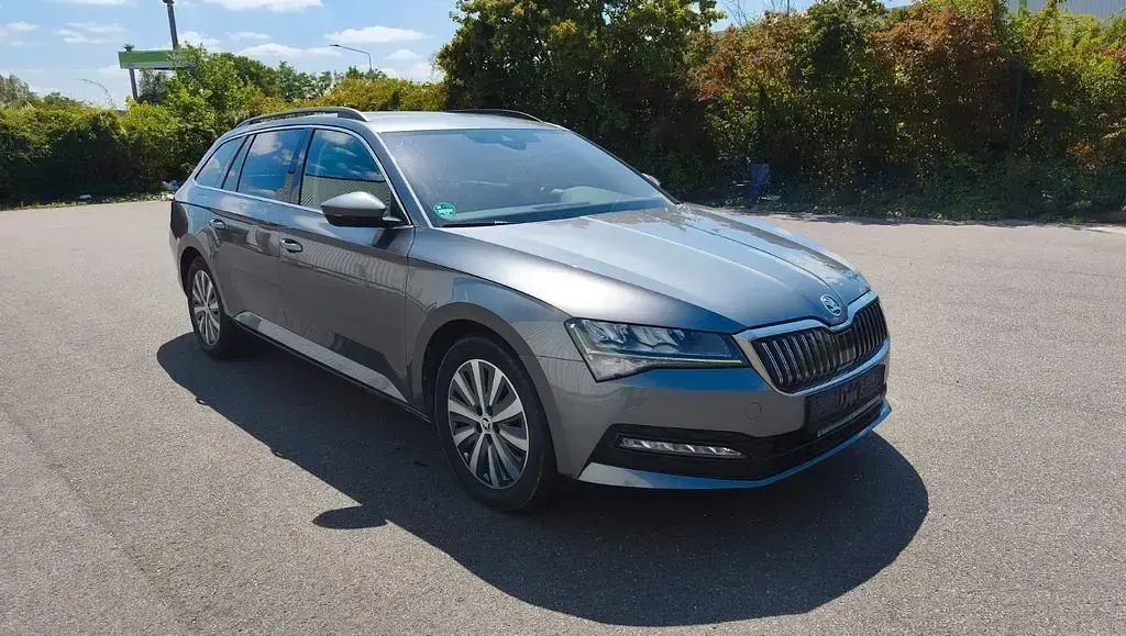 Gebraucht Skoda Superb 200 PS (147 kW) 2022 Grau Limousine
