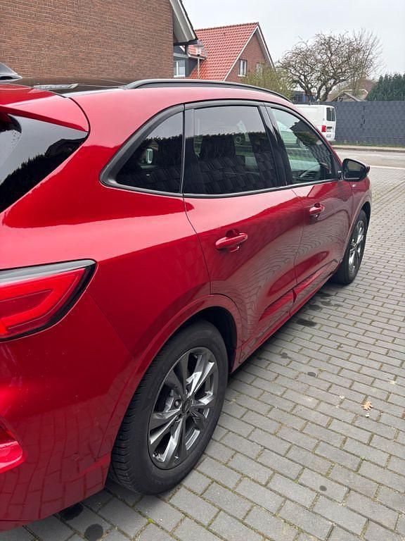 Gebraucht Ford Kuga ST-Line 150 PS (110 kW) 2021 Rot SUV