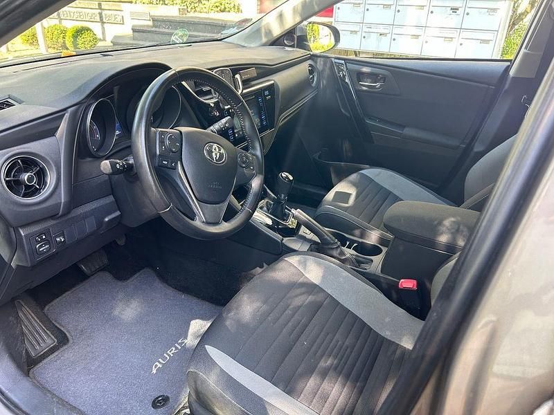 Gebraucht Toyota Auris 116 PS (85 kW) 2016 Braun Limousine