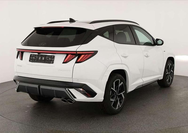 Serenity white metallic Neu 2025 Hyundai Tucson N Line SUV | 35.090 € (Fairer Preis) - Bild 1/3
