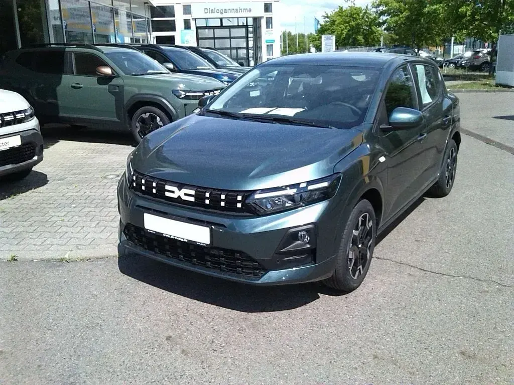 Neu Dacia Sandero Journey 101 PS (74 kW) 2026 Grün Limousine