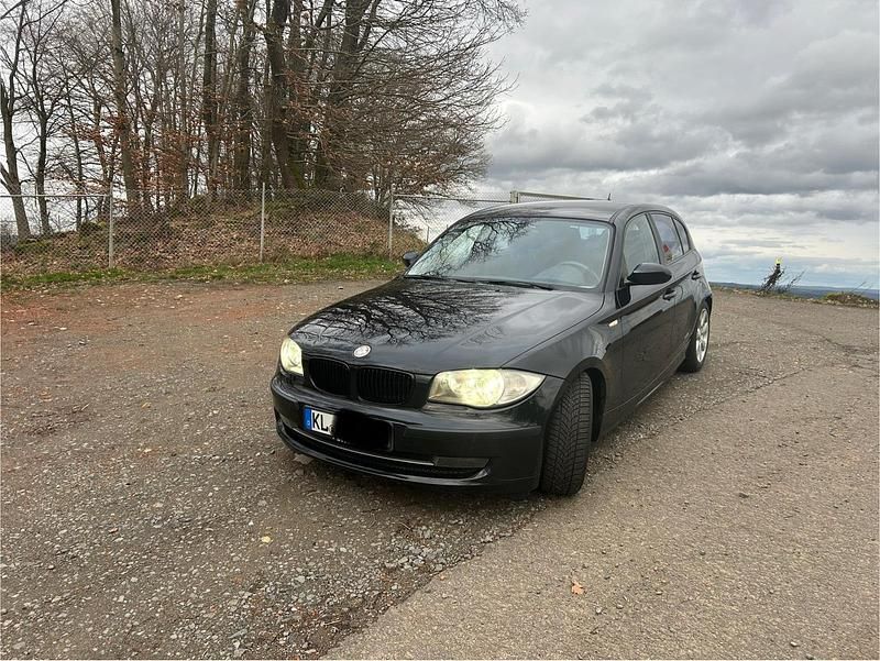 Gebraucht BMW 118 143 PS (105 kW) 2009 Schwarz Kleinwagen