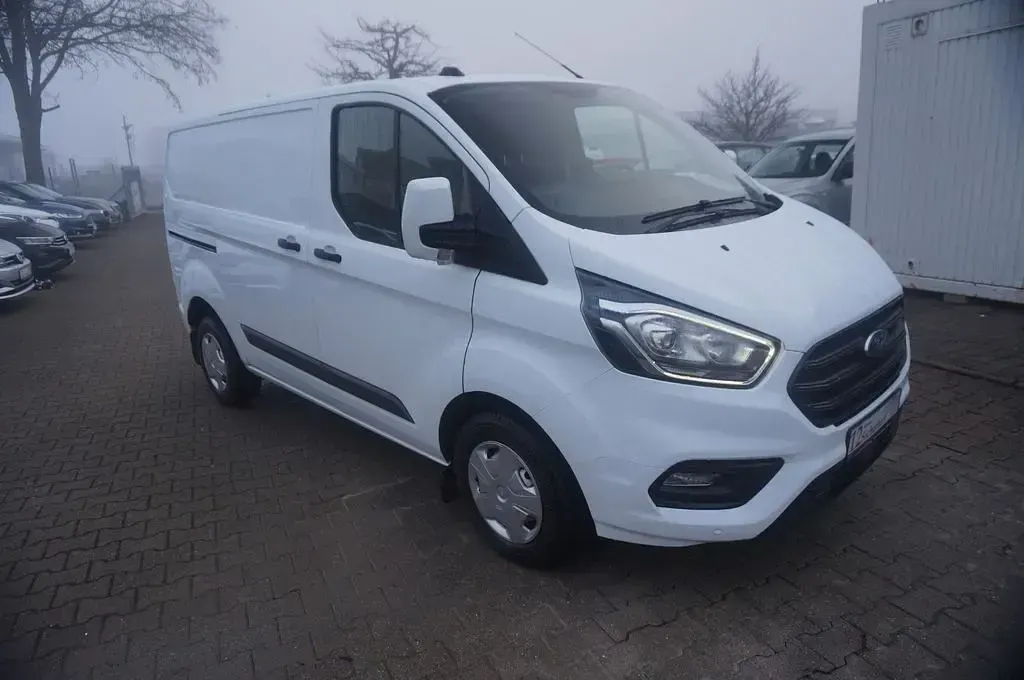 Second-hand Ford Transit Custom 105 CP (77 kW) 2022 Alb Monovolum
