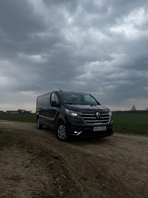 Gebraucht Renault Trafic 150 PS (110 kW) 2023 Schwarz Van / Kleinbus