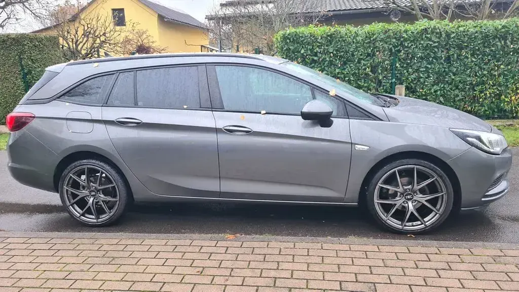 Usata Opel Astra Edition 110 CV (80 kW) 2017 Grigio Station wagon