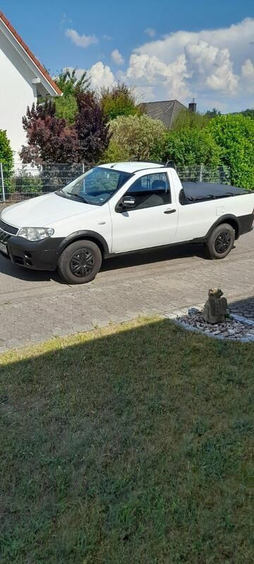 Weiß Gebraucht 2010 Fiat Strada Abholung | 5.999 € - Bild 1/4