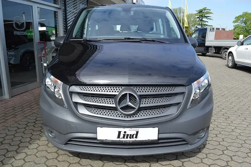 Gebraucht Mercedes Vito 136 PS (100 kW) 2019 Obsidianschwarz metallic Van