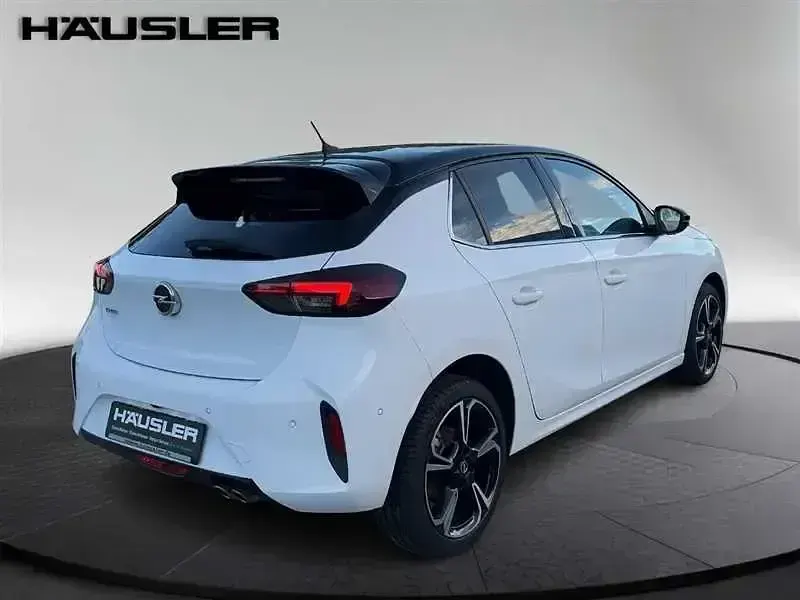 Używany Opel Corsa Ultimate 131 KM (96 kW) 2023 Biały Hatchback