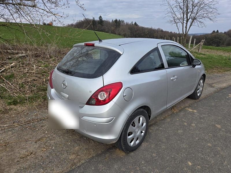 Gebraucht Opel Corsa 80 PS (58 kW) 2008 Silber Kleinwagen