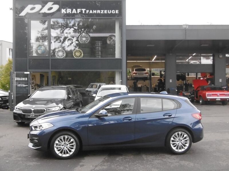 Phytonicblau metallic Gebraucht 2023 BMW 116 Kleinwagen | 26.750 € (Teuer) - Bild 1/4